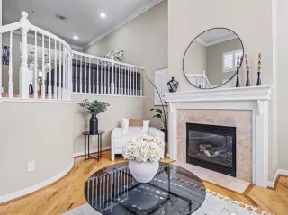 Photo #4: ML82044093 Listing 