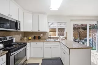 Photo #4: ML82044107 Listing 