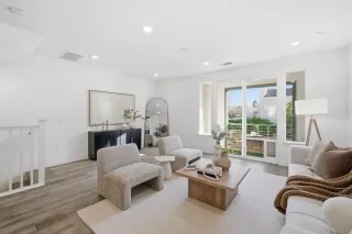 Photo #4: ML82044143 Listing 