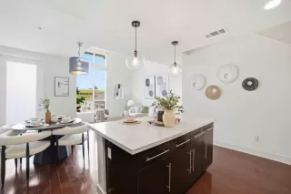 Photo #5: ML82044167 Listing 