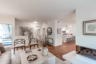 Photo #5: ML82044243 Listing 