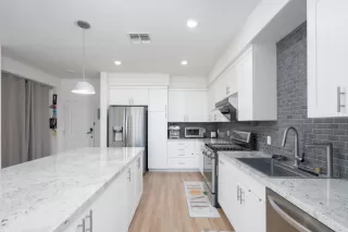 Photo #5: ML82044264 Listing 