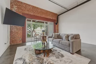 Photo #5: ML82044332 Listing 