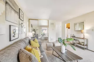 Photo #4: ML82044367 Listing 