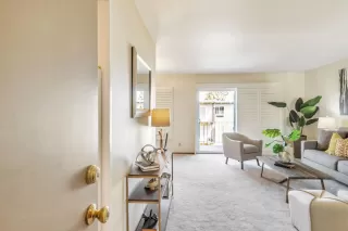 Photo #5: ML82044367 Listing 