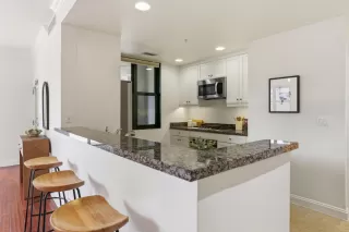 Photo #4: ML82044422 Listing 