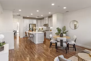 Photo #5: ML82044440 Listing 