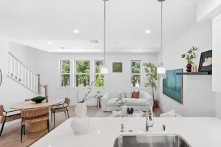 Photo #4: ML82044488 Listing 