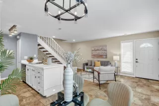 Photo #5: ML82044525 Listing 