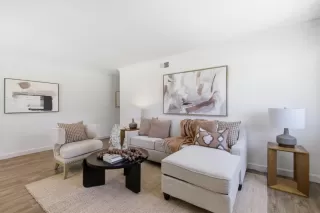 Photo #3: ML82044526 Listing 