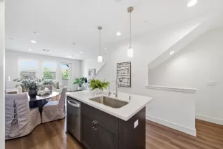 Photo #5: ML82044532 Listing 