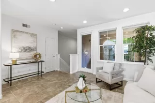 Photo #5: ML82044609 Listing 