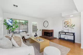 Photo #4: ML82044611 Listing 