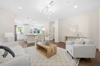 Photo #4: ML82044734 Listing 