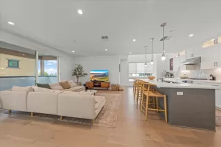 Photo #4: ML82044763 Listing 