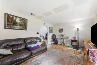 Photo #5: ML82044776 Listing 