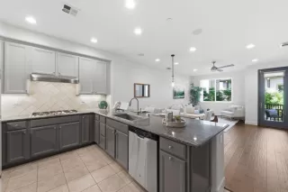 Photo #5: ML82044955 Listing 