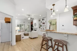 Photo #3: ML82044993 Listing 