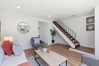 Photo #5: ML82045006 Listing 