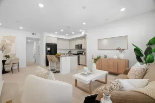 Photo #4: ML82045109 Listing 