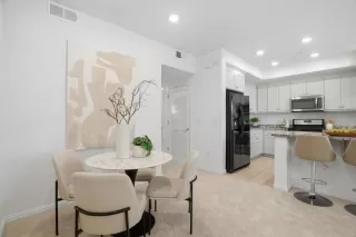 Photo #5: ML82045109 Listing 