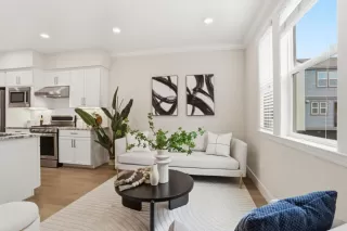 Photo #5: ML82045130 Listing 