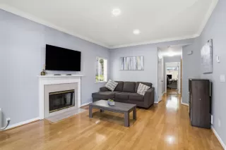 Photo #5: ML82046203 Listing 