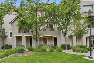 Browse active condo listings in HAMPTON PARK