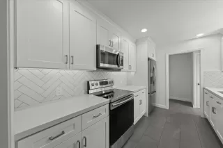 Photo #5: ML82047238 Listing