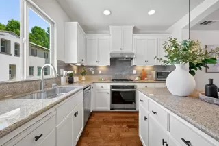 Photo #6: ML82050170 Listing