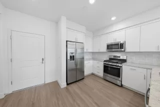 Photo #4: ML82050654 Listing 